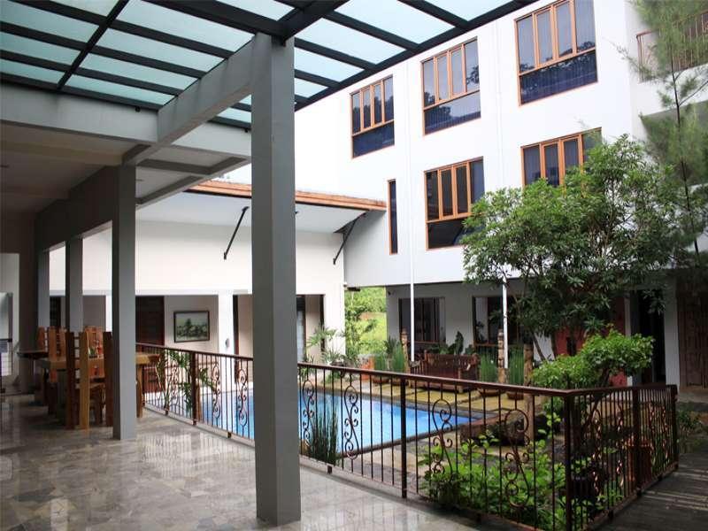 Hotel Lotus Art Garden Bandung